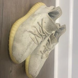 Yeezy shoes 9.5